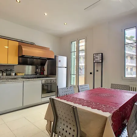 Nestor&jeeves - Palais Nicole - - Very Close Sea Apartman *